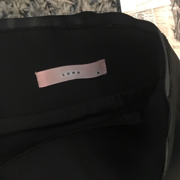 Beautiful black skirt with lace. - Picture 5 of 5